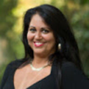 Meet your Posher, Claudia